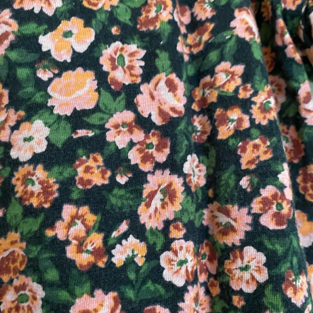 Floral top! Worn a few times only! - Picture 2 of 3